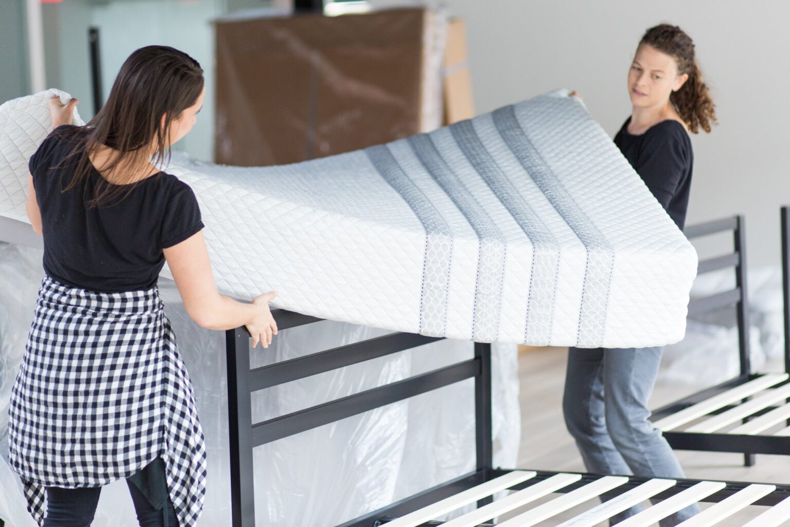 Moving Your Mattress Two Ways To Get It Done • UniMovers