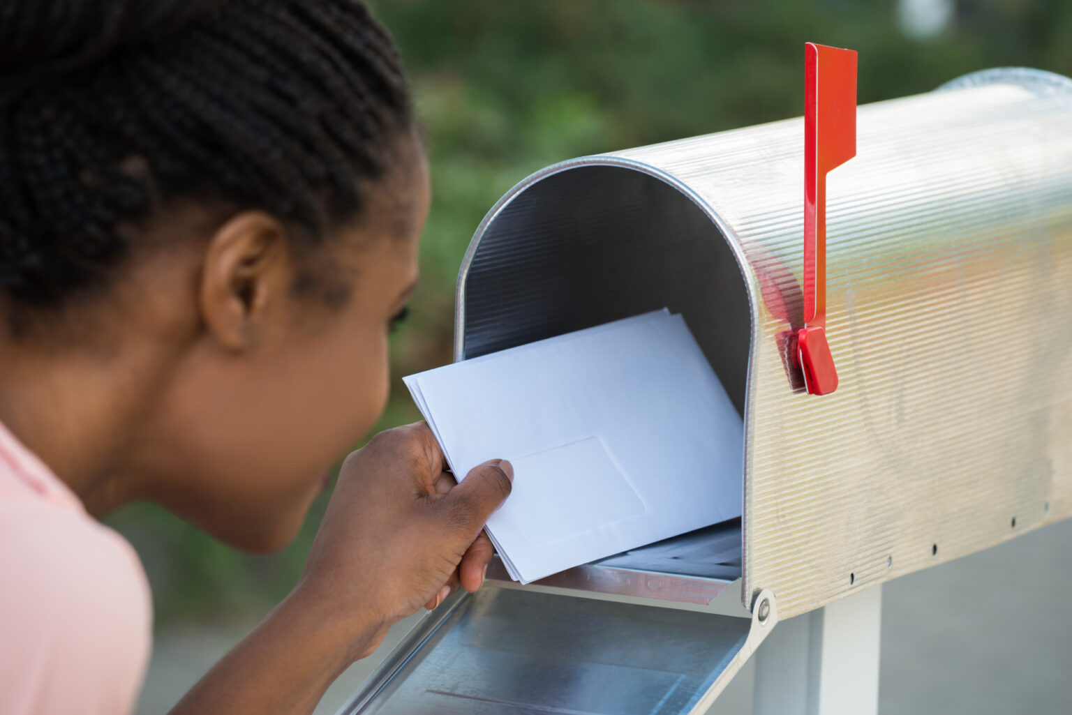 How Do I Change My Mailing Address? Everything You Need to Know • UniMovers